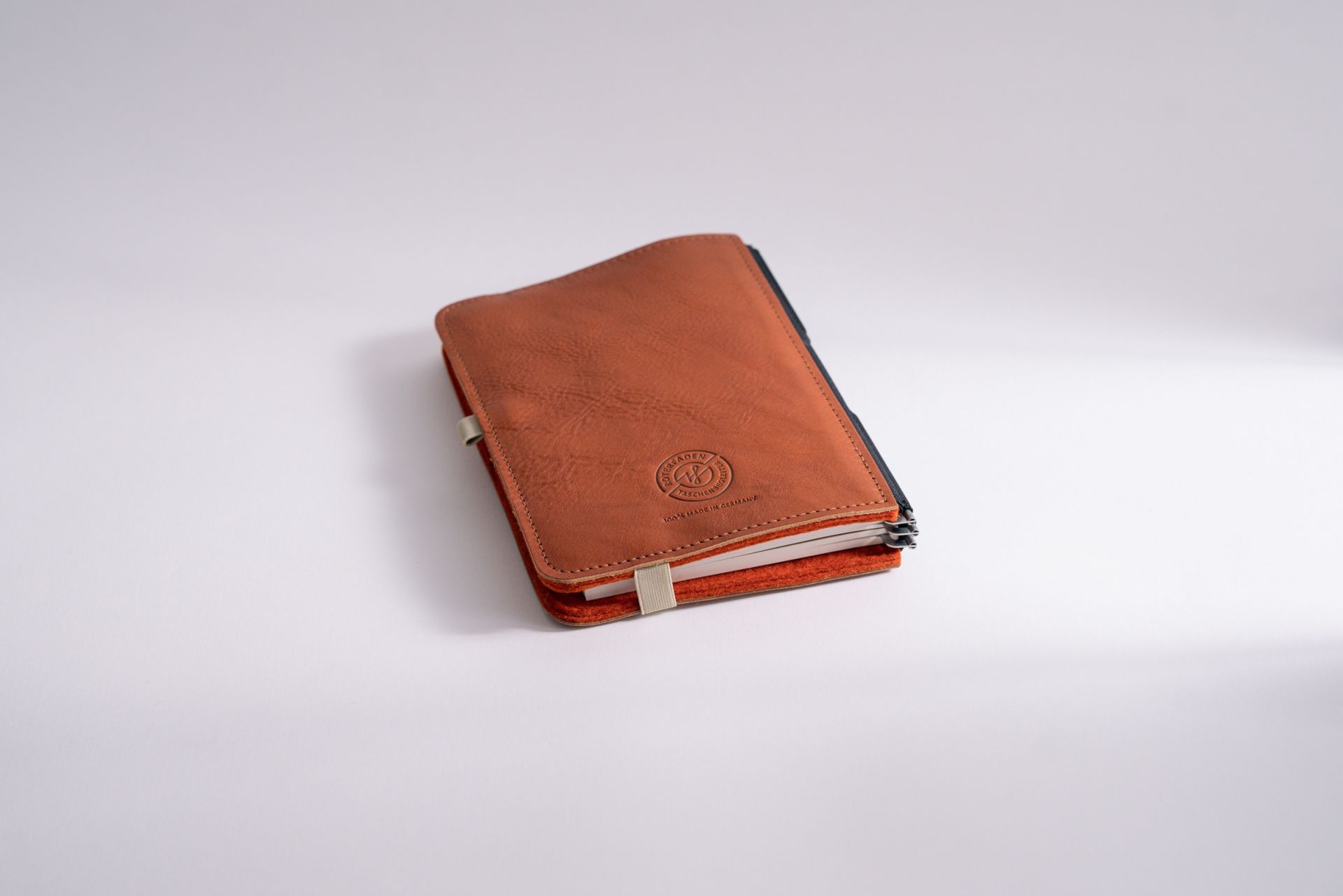 Roterfaden - Taschenbegleiter - Leather LTD_029 - M-Taschenbegleiter-DutchMills